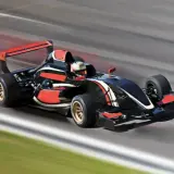 Dlaczego sporty motorowe napędzają innowacje cyfrowe