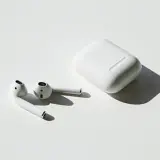 Słuchawki jak AirPods – tanie alternatywy z lepszymi funkcjami