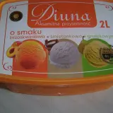 Lody Diuna w smaku brzoskwiniowo-śmietankowo-gruszkowym. Trzy gałki lodów: pomarańczowa, jasnoróżowa i żółta.
