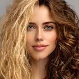 La mitad de un rostro con pelo rubio ondulado y la otra mitad con pelo castaño rizado, mostrando los reflejos del pelo.