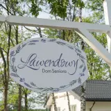 Lawendowy dom seniora: Jak wybrać najlepszą opiekę dla bliskich?