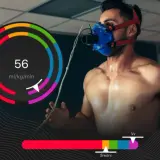 Mężczyzna w masce oddechowej podczas testu wydolnościowego. Wynik 56 ml/kg/min wskazuje na jego VO2max.