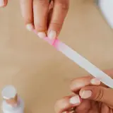 Jak ściągnąć sztuczne paznokcie bez uszkodzenia naturalnych paznokci