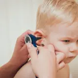 Skuteczne sposoby na ból ucha u dziecka bez recepty, które pomogą