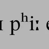 Zapis fonetyczny [aɪ pʰiː eɪ] przedstawia wymowę słowa.