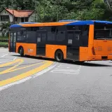 Ile pali bus na 100 km? Zaskakujące dane i 7 sposobów na mniej!