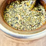 Naczynie z yerba mate, gotowe do picia. Zastanawiasz się, ile yerby dziennie jest dla Ciebie najlepsze?