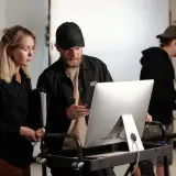 Produkcja filmów reklamowych Warszawa – jak wybrać studio, które dowiezie efekt?