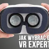 Dłonie trzymają gogle do wirtualnej rzeczywistości. Tekst: "Jak wybrać gogle VR".