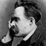 Portret Fryderyka Nietzschego, myśliciela, którego idee ukształtowały nietzscheanizm. Jego spojrzenie zdaje się przenikać przyszłość.