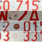 Czerwona rejestracja z numerami SO 715 B, WZAW, F2 0156, D3 3313.