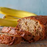 Wegański chlebek bananowy: Sekrety wilgotnego ciasta bez zakalca