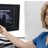 Zdrowie hormonalne kobiet - kiedy warto skonsultować się z endokrynologiem?