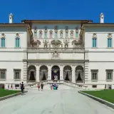 Willa Borghese, Rzym. Wspaniała architektura, idealne miejsce na spacer. Bilety do Ogrodów Borghese warto kupić online.