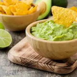 Pomysły na wykorzystanie guacamole w potrawach, które zaskoczą smakami