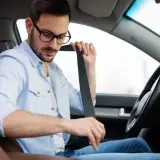 Kto wymyślił pasy bezpieczeństwa i jak zmieniły nasze życie