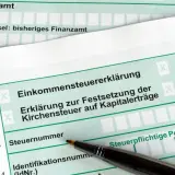 Steuererklärung mit Feld für die Steuernummer. Die Steuernummer ist die Steuer ID, die für die Einkommensteuererklärung benötigt wird.