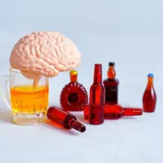 Butelka wina ile to wódki? Sprawdź, ile alkoholu naprawdę pijesz