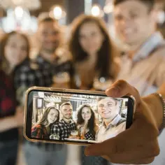 Jak zrobić selfie całej sylwetki: 10 trików na idealne zdjęcie