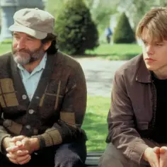 Robin Williams i Matt Damon w scenie z filmu "Buntownik z wyboru". Obsada filmu zachwyca.