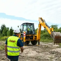 Koszt uprawnień na koparko-ładowarkę 2024: Ile zapłacisz?