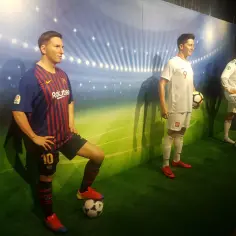 Woskowe figury piłkarzy w Muzeum Figur Woskowych Łeba. Sprawdź cennik i zobacz Messiego, Lewandowskiego i Ronaldo!