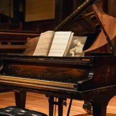Halina Czerny-Stefańska: Zapomniana polska pianistka i jej kariera
