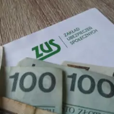 ZUS i pieniądze. Czy dodatek pielęgnacyjny to to samo co zasiłek pielęgnacyjny?
