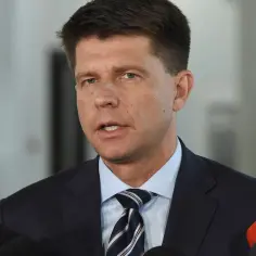 Kto finansuje Petru? Odkryj tajemnice wsparcia dla Nowoczesnej