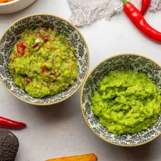 Jak zrobić guacamole z pomidorem - prosty przepis na zdrową przekąskę