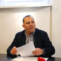 Komu podlega prezes spółdzielni mieszkaniowej? Zaskakujące fakty o nadzorze