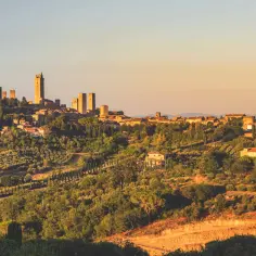Gdzie zjeść w San Gimignano? Odkryj najlepsze lokale i smaki