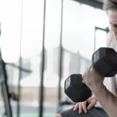 Ile razy w tygodniu ćwiczyć biceps, aby uniknąć przetrenowania?