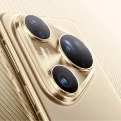 Złoty telefon z potrójnym aparatem, idealny, jeśli szukasz jaki telefon z dobrym aparatem.