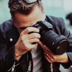 Ile zarabia fotograf miesięcznie? Fakty, które zaskoczą każdego