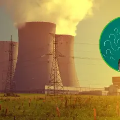 Chłodnie elektrowni i człowiek z pytajnikami nad głową. Czy przyszłość energii to elektrolizer?
