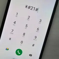 Wpisz kod *#21# na klawiaturze telefonu, aby sprawdzić, czy telefon jest na podsłuchu.