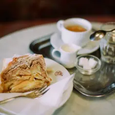 Gdzie zjeść w Wiedniu? Odkryj najlepsze tradycyjne restauracje