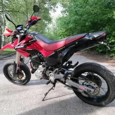 Honda FMX 650 ile ma koni? Sprawdź moc i osiągi tego motocykla