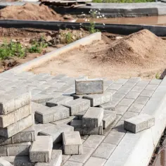 Jak wyciągnąć pojedyncza kostkę brukową - proste kroki i porady