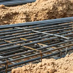 Jak prawidłowo zbroić ławę fundamentową 40x60? Uniknij błędów i wzmocnij konstrukcję