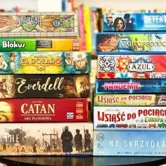 Popularne gry planszowe: Sagrada, Blokus, El Dorado, Everdell, Catan, Scythe, Detektyw, Carcassonne, Azul, Pandemic, Wsiąść do Pociągu.