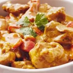 Przyprawa curry do czego? Odkryj zaskakujące przepisy i zastosowania