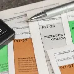 Kalkulator i formularze PIT-37, PIT-28, PIT-36. Zastanawiasz się, ile zwrotu z ulgi rehabilitacyjnej 2280? Czas na rozliczenie!