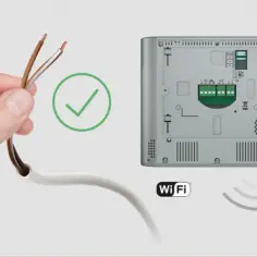 Dłoń trzyma przewody, obok zielony znaczek "✓" i panel domofonu z Wi-Fi. Jaki kabel do domofonu? Ten jest idealny!