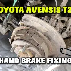 Jak odblokować hamulec ręczny elektryczny w Toyota Avensis - proste kroki