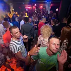 Mielno kluby kiedy otwarte – nie przegap najlepszej zabawy tej nocy