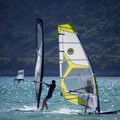 Windsurfing w UK: Jak uniknąć najczęstszych błędów i cieszyć się sportem