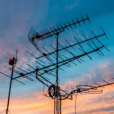 Czy do telewizji naziemnej potrzebna jest antena? Oto co musisz wiedzieć