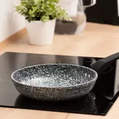 Płyta indukcyjna czy ceramiczna - która oszczędza więcej prądu?